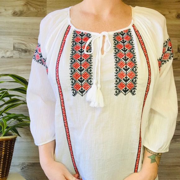Chaps Tops - women’s Chaps embroidered blouse